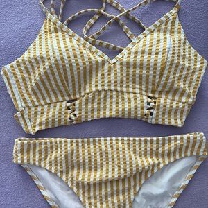JESSICA SIMPSON YELLOW STRIPPED BIKINI SIZE M